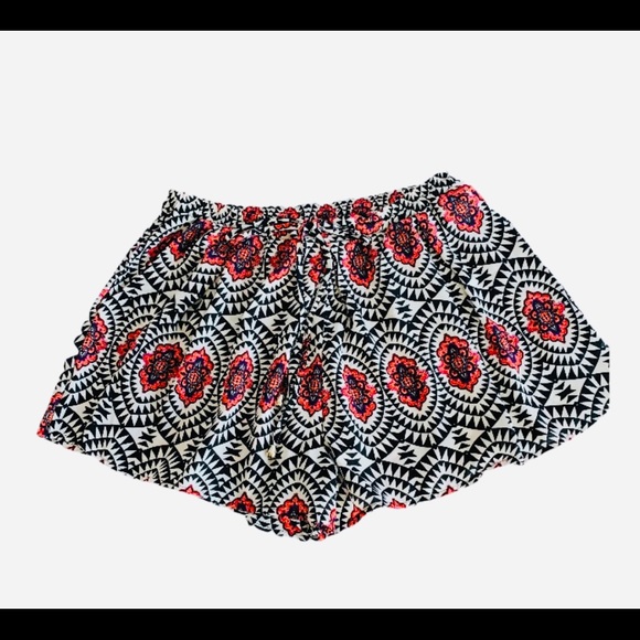 Romeo & Juliet Couture Shorts Sz M - Picture 4 of 8